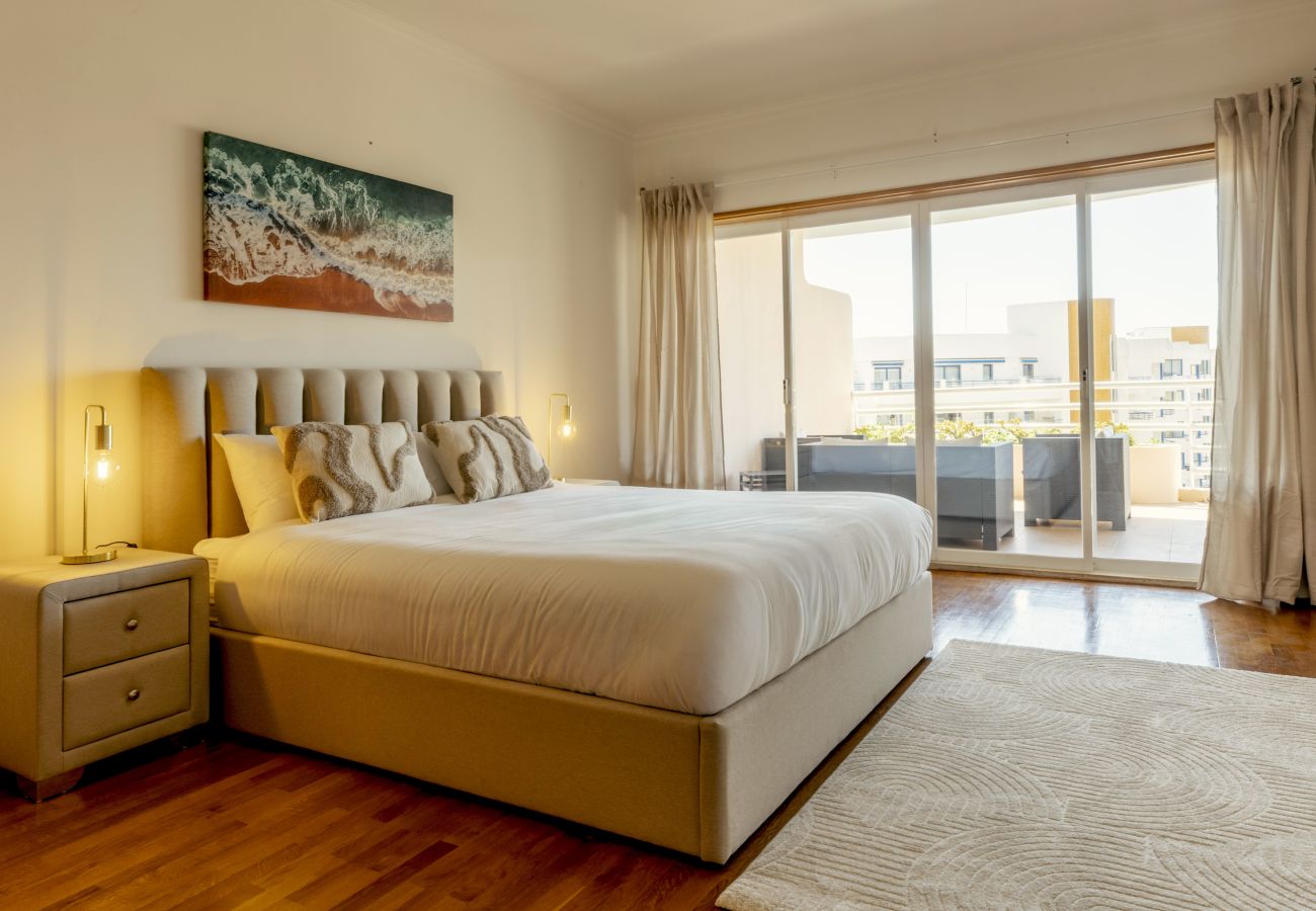 Apartment in Cascais - Cascais Golden Horizon By Clama Retreats