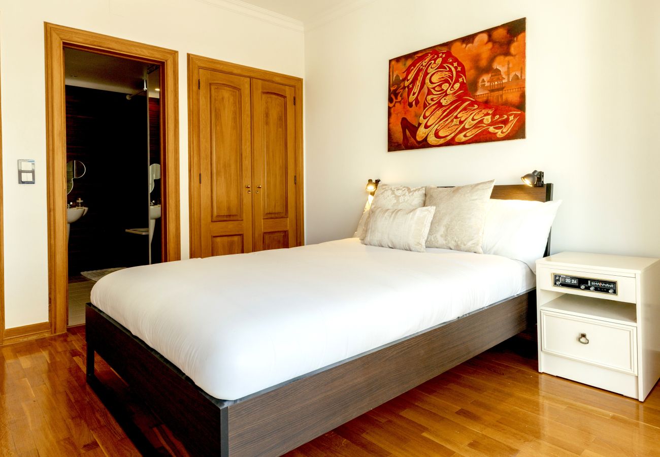 Apartment in Cascais - Cascais Golden Horizon By Clama Retreats