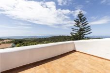 House in Colares - The Ocean Light House by Clama Retreats